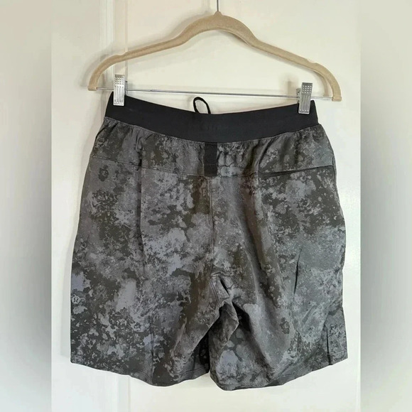 Lululemon Men’s 7” Tactile Print Anchor Black License to Train Linerless Shorts - Picture 4 of 7